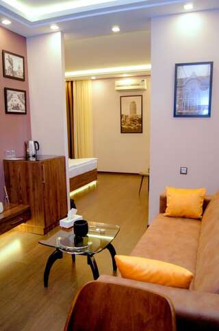 Отель Moscow Boutique Hotel Ереван Суперлюкс с кроватью размера "king-size"-3