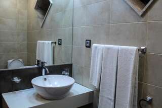 Отель Moscow Boutique Hotel Ереван Суперлюкс с кроватью размера "king-size"-25