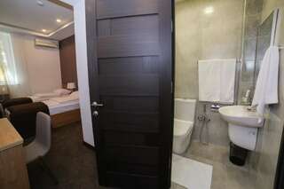 Отель Moscow Boutique Hotel Ереван Стандартный двухместный номер с 1 кроватью-4